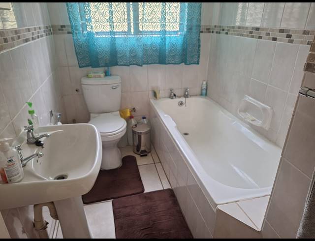 3 BEDROOM HOUSE FOR SALE IN WATERFALL